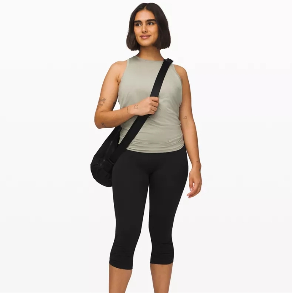 EUC 💎 Lululemon Black Crop  Sz2